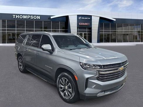 Used 2021 Chevrolet Suburban LT image 1