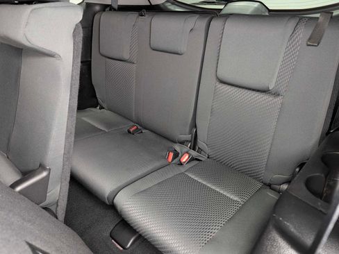 Used 2018 Toyota Highlander LE image 23