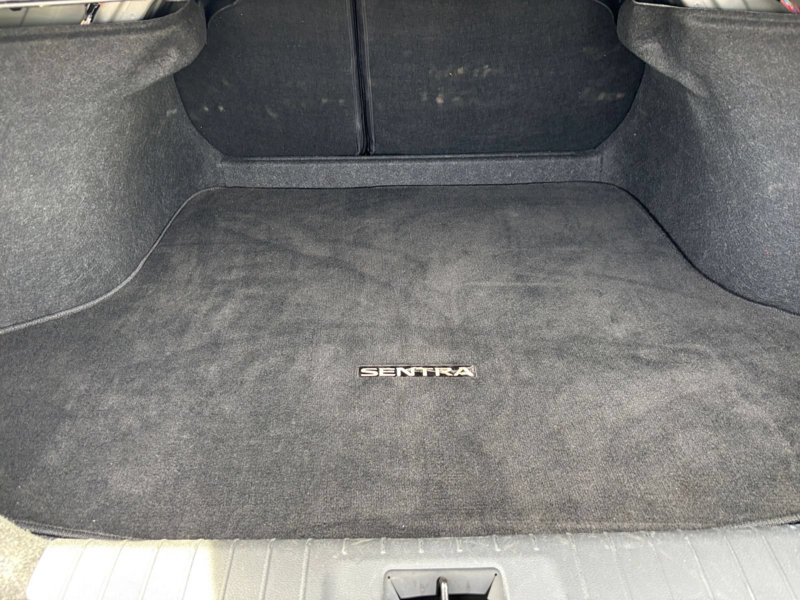 Used 2025 Nissan Sentra SV FWD image 27