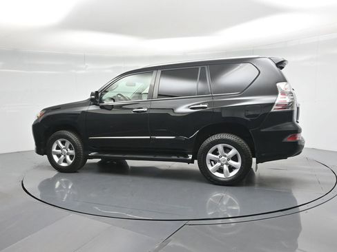 Used 2017 Lexus GX 460 w/ Navigation Package image 6