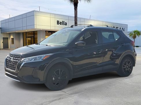 Used 2024 Nissan Kicks SV w/ Exterior Package FWD image 2