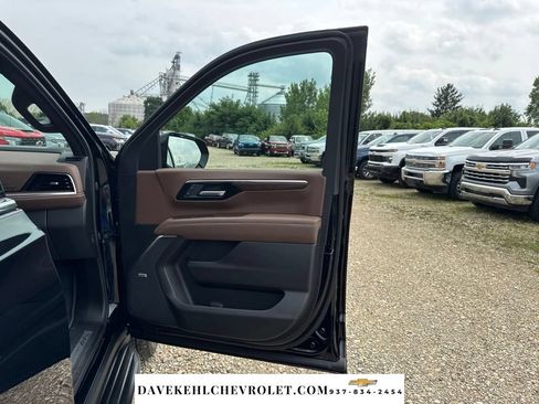 Used 2026 Chevrolet Suburban High Country w/ Sun And Tow Package AWD/4WD image 47