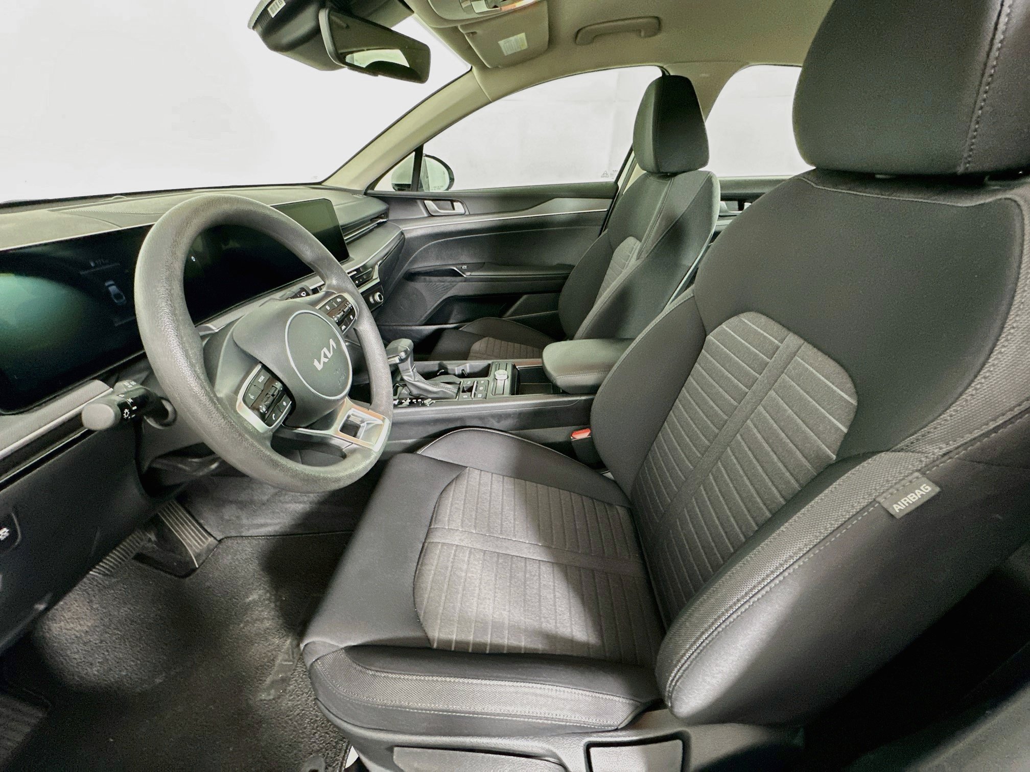 Used 2025 Kia K5 LXS FWD image 13