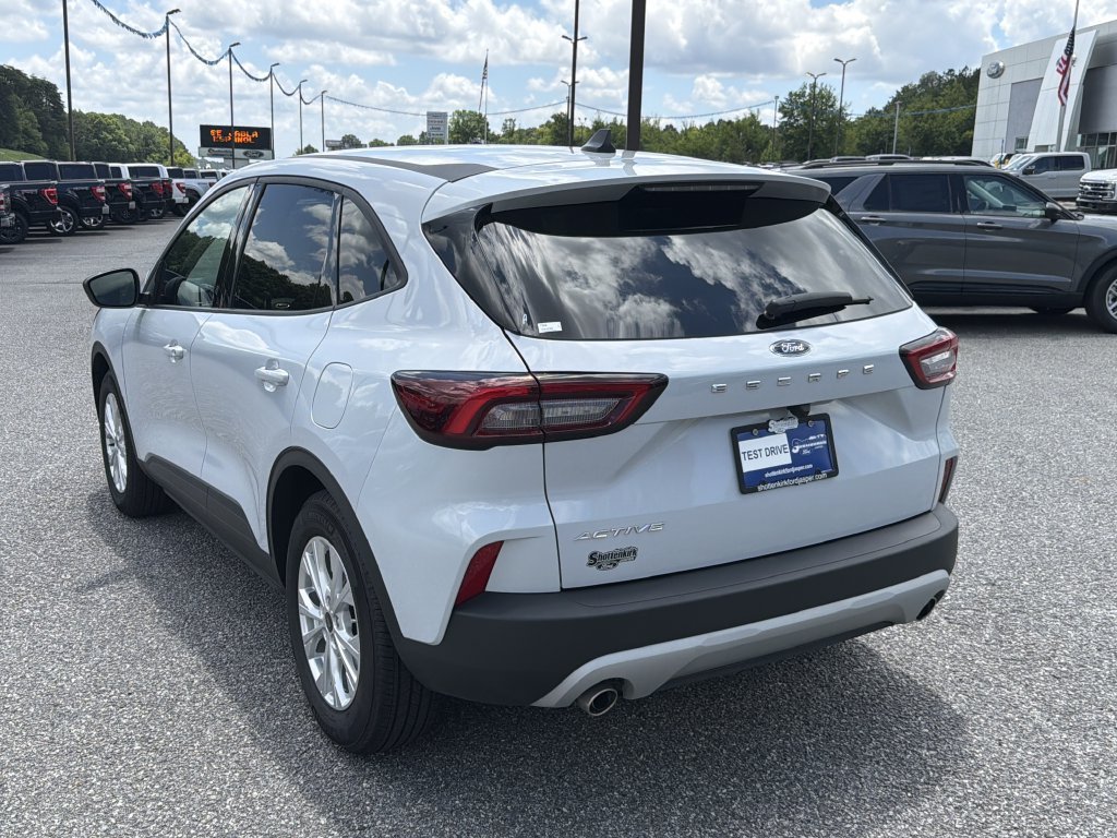 Used 2026 Ford Escape Active w/ Cold Weather Package FWD image 5