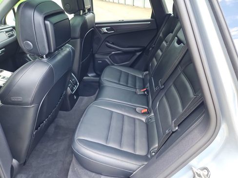 Certified 2023 Porsche Macan GTS AWD/4WD image 40