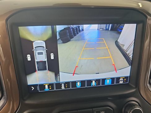 Certified 2020 Chevrolet Silverado 1500 High Country w/ Technology Package AWD/4WD image 30