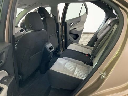 Used 2018 Chevrolet Equinox LS image 28