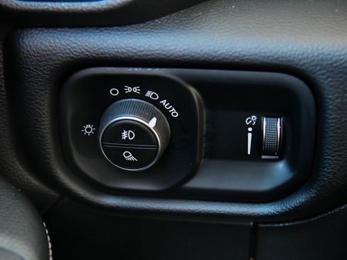 Used 2025 RAM 2500 Big Horn image 36