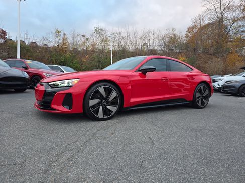 Used 2023 Audi e-tron GT Prestige w/ Prestige Package image 3