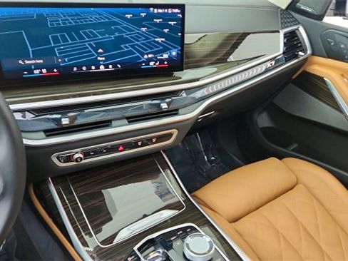 Used 2025 BMW X7 xDrive40i w/ Executive Package image 48