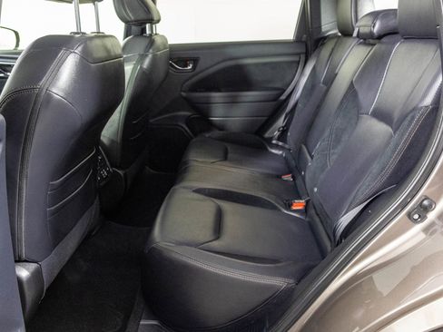 Used 2025 Subaru Forester Touring w/ Popular Package - Touring image 40