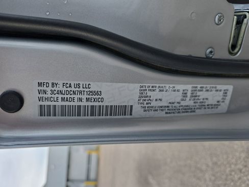 Used 2024 Jeep Compass Limited image 38