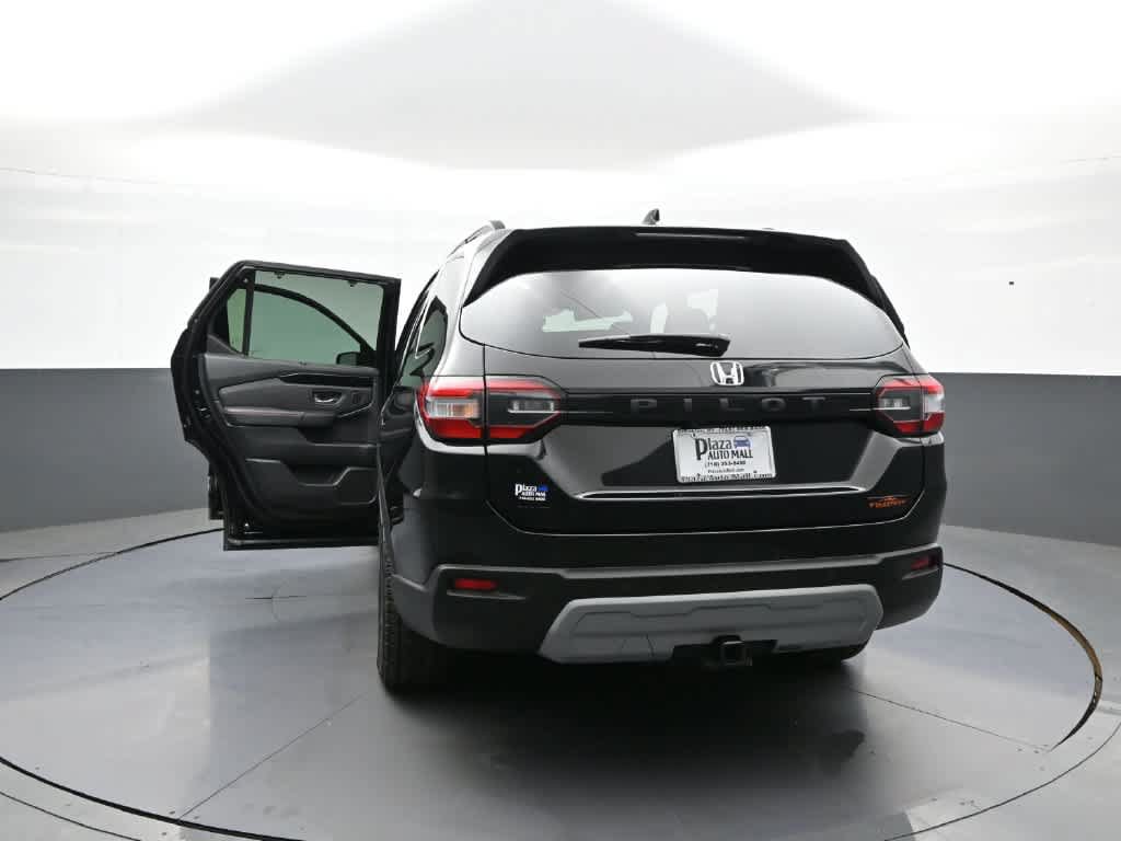 Certified 2024 Honda Pilot TrailSport image 48