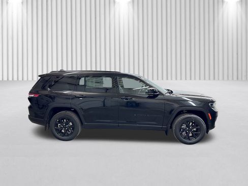 New 2025 Jeep Grand Cherokee L Altitude image 3