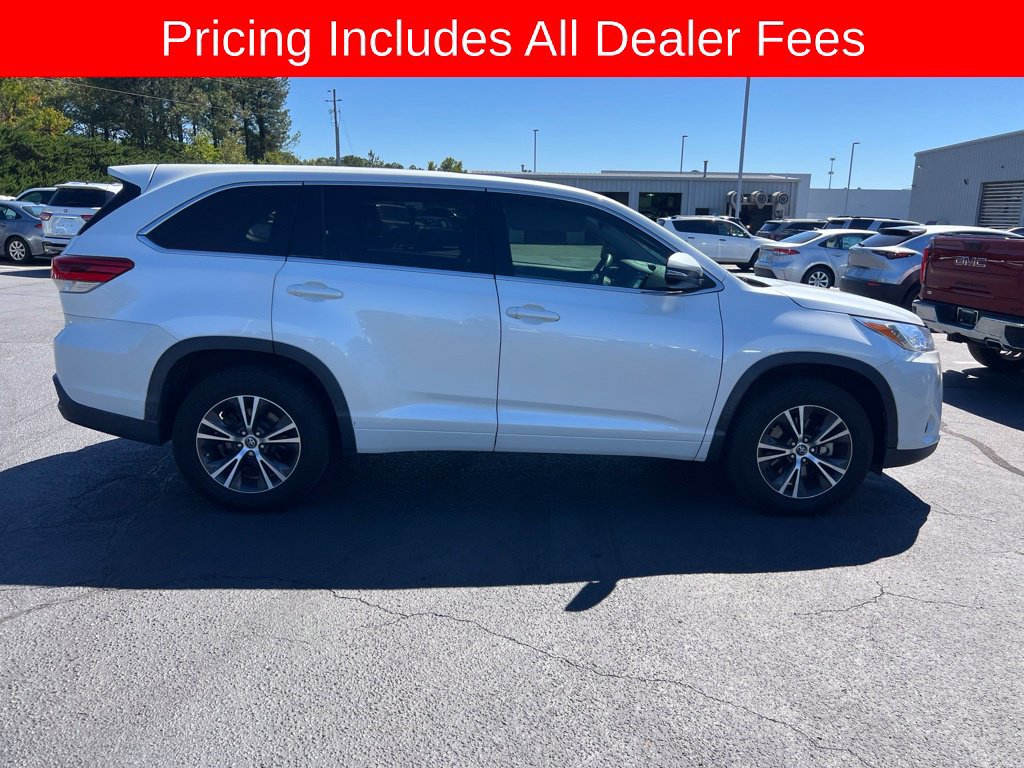 Used 2017 Toyota Highlander LE FWD image 22
