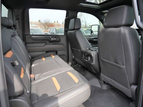 Used 2025 GMC Sierra 2500 AT4 w/ AT4 Premium Plus Package image 19