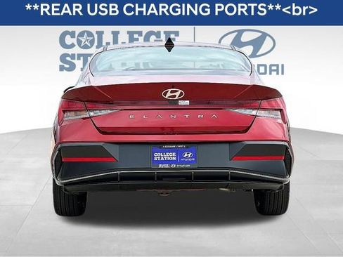 Used 2024 Hyundai Elantra SEL w/ Convenience Package image 7