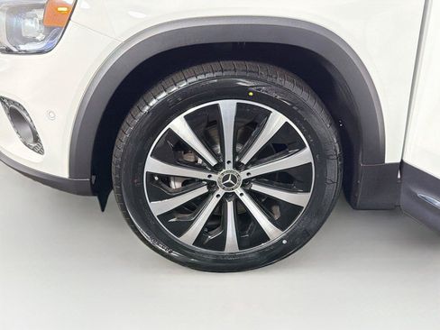 Used 2023 Mercedes-Benz GLB 250 4MATIC image 32