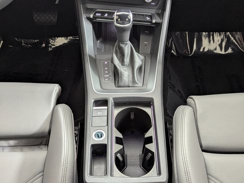 Certified 2025 Audi Q3 2.0T Premium image 17