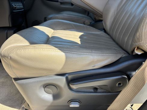 Used 2002 Pontiac Montana Extended w/ Premium Seating Pkg image 12