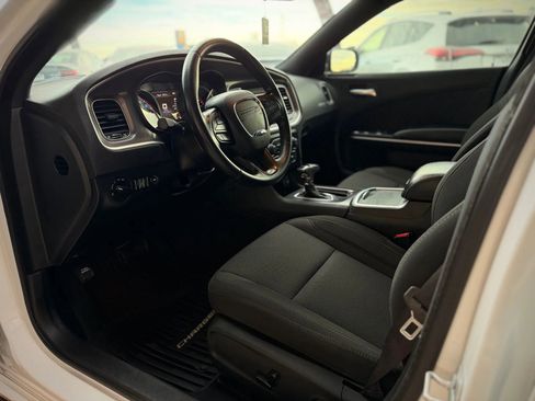 Used 2020 Dodge Charger SXT image 9