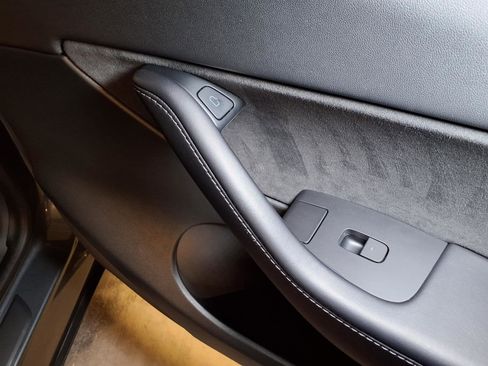 Used 2022 Tesla Model Y Performance image 25