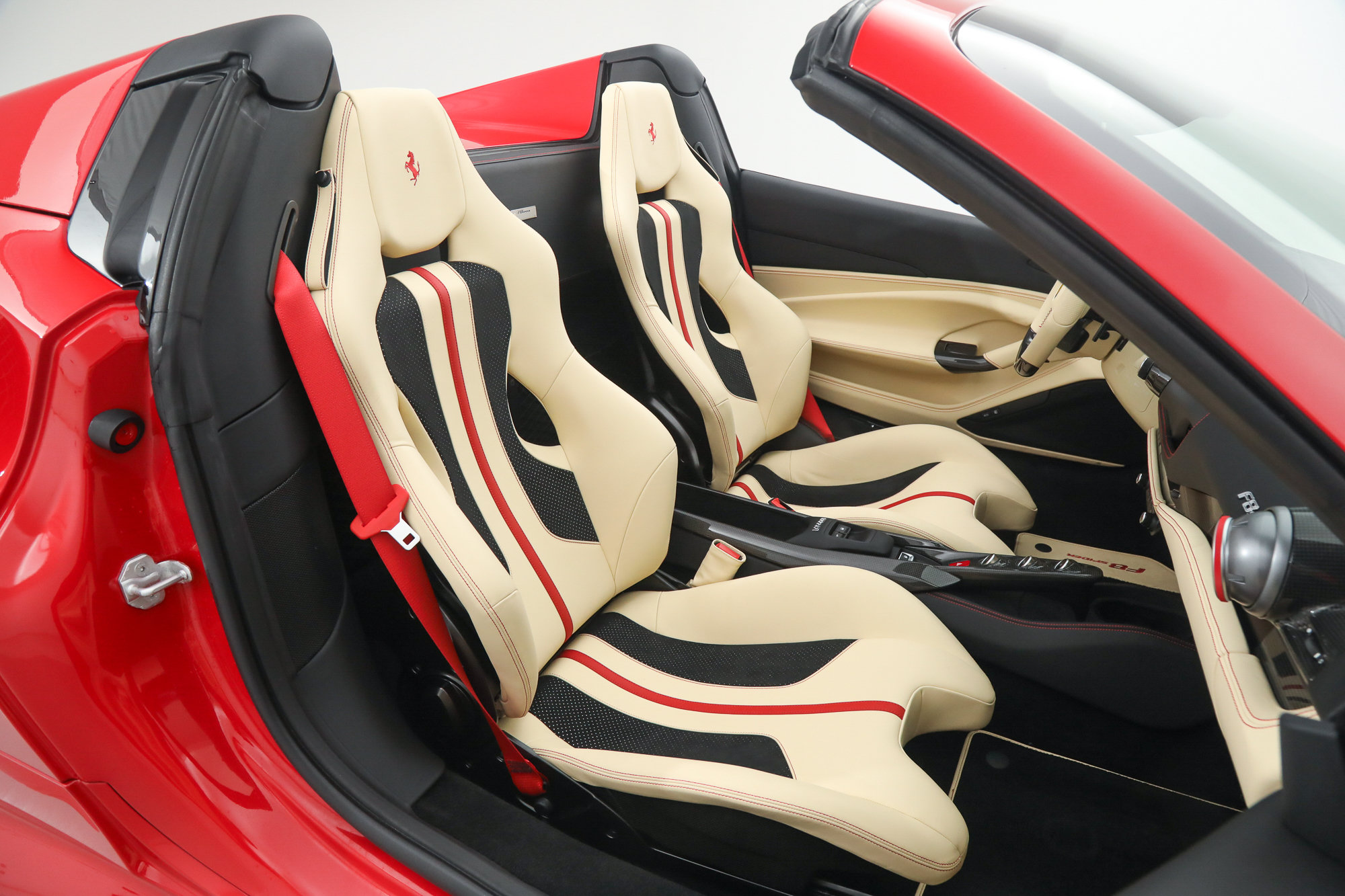 Certified 2022 Ferrari F8 Tributo RWD image 22