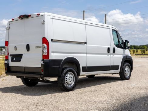 Used 2025 RAM ProMaster 2500 w/ Convenience Group FWD image 7