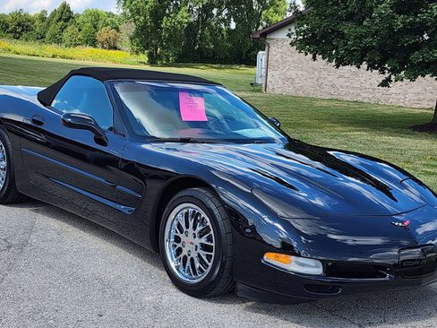 Used 2002 Chevrolet Corvette Convertible w/ Preferred Equipment Group2 RWD image 5