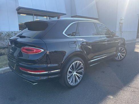 Certified 2022 Bentley Bentayga image 2