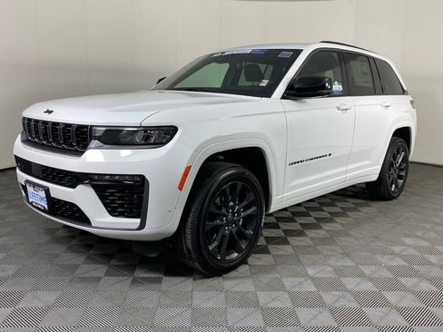 New 2026 Jeep Grand Cherokee Limited Reserve image 3