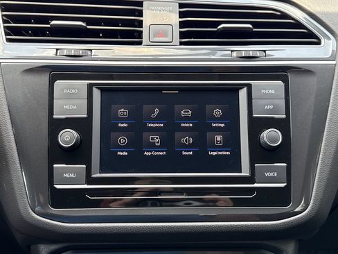 Used 2022 Volkswagen Tiguan S FWD image 22