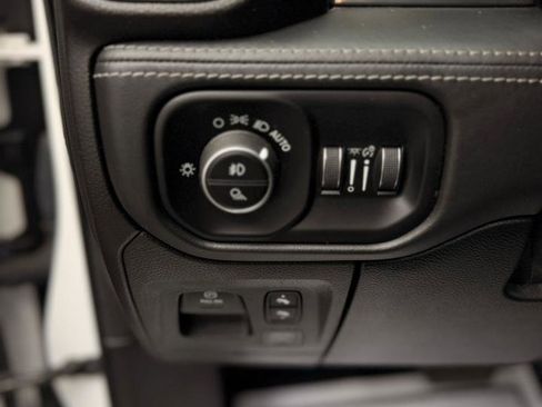 Used 2019 RAM 1500 Limited AWD/4WD image 24
