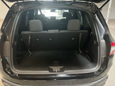 Used 2025 Honda Pilot Sport image 26