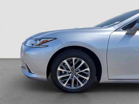 Used 2024 Lexus ES 350 w/ Accessory Package (Z2) image 22