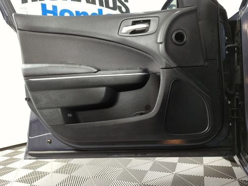 Used 2018 Dodge Charger SXT image 8