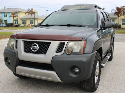 Used 2013 Nissan Xterra S w/ Value Package image 2