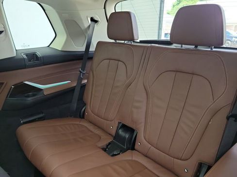 Used 2021 BMW X7 xDrive40i w/ Executive Package AWD/4WD image 14