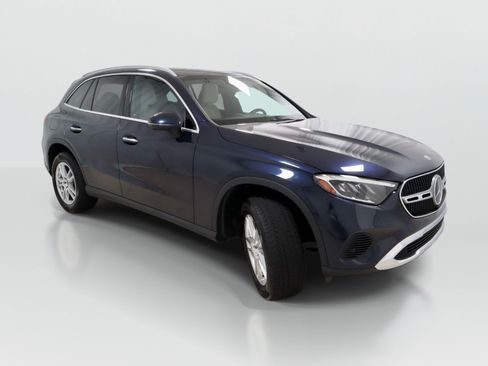 Used 2023 Mercedes-Benz GLC 300 4MATIC image 7