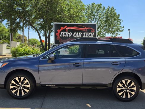 Used 2017 Subaru Outback 2.5i Limited image 2