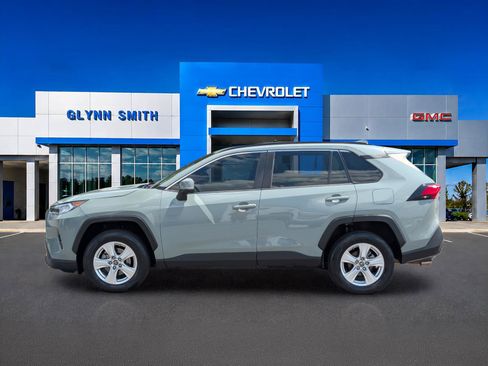 Used 2019 Toyota RAV4 XLE FWD image 13