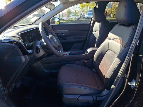 New 2026 Nissan Kicks SR w/ Cold Weather Package image 11