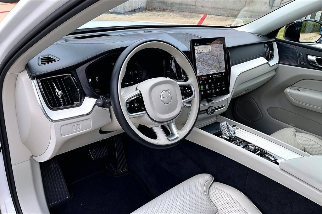 Certified 2026 Volvo XC60 B5 Ultra AWD/4WD image 17
