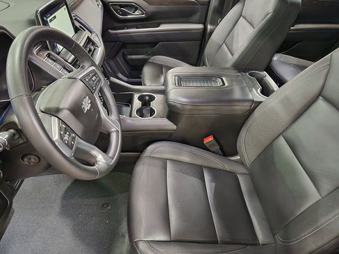 Used 2023 Chevrolet Tahoe Z71 w/ Luxury Package AWD/4WD image 31
