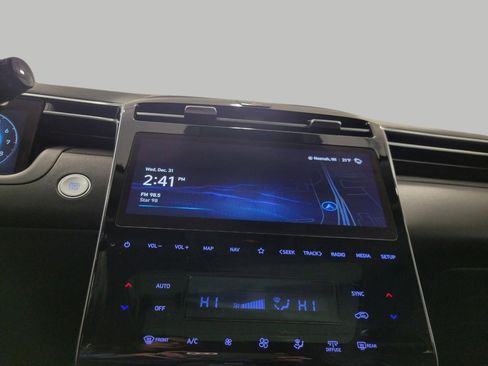 Used 2024 Hyundai Tucson Limited image 7