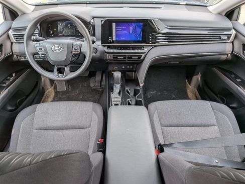 Used 2025 Toyota Camry LE FWD image 5
