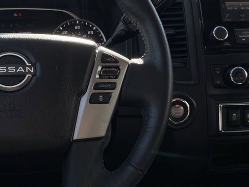 Used 2024 Nissan Titan SV w/ SV Convenience Package image 14