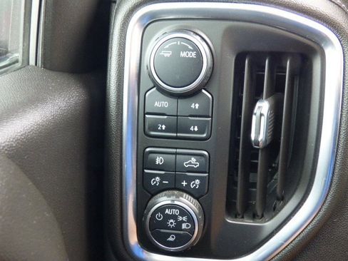 Used 2022 Chevrolet Silverado 1500 LTZ w/ LTZ Premium Package image 32