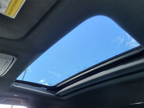 Used 2023 Honda CR-V Sport image 17