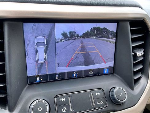 Used 2023 GMC Acadia Denali w/ Denali Technology Package FWD image 21